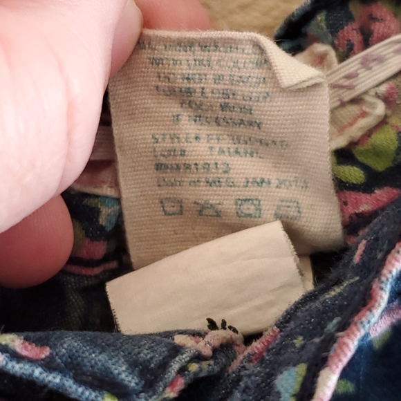 Free Planet flower jean cutoff rolled shorts 14 - Picture 6 of 6